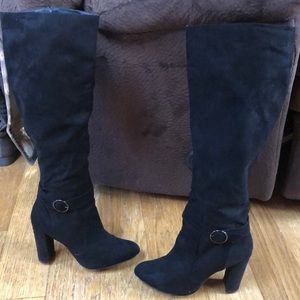 Just Fab boots in excellent condition